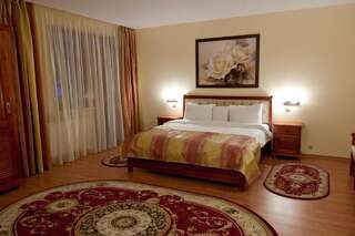 Отель Hotel Nemira Слэник-Молдова Семейный номер-1