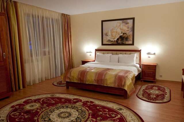 Отель Hotel Nemira Слэник-Молдова-8